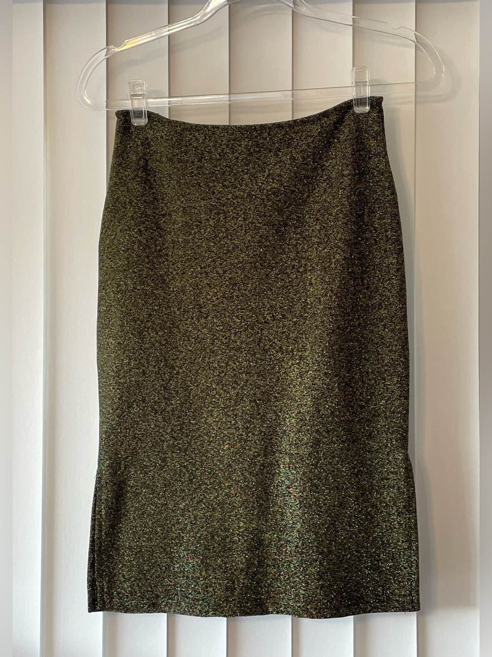 Vintage 90s metallic black and gold form fitting Pencil Skirt with elasticity- S